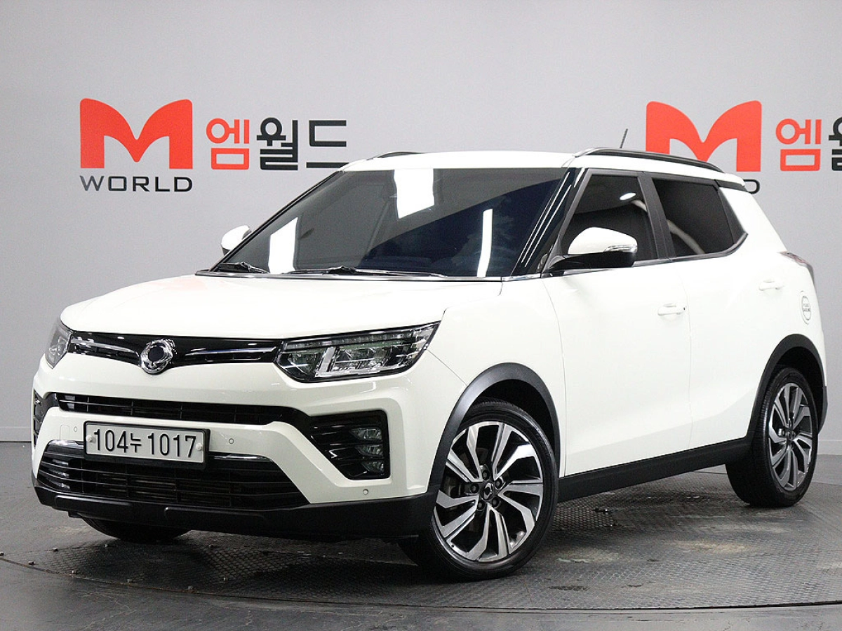 SSANGYONG TIVOLI VERY NEW