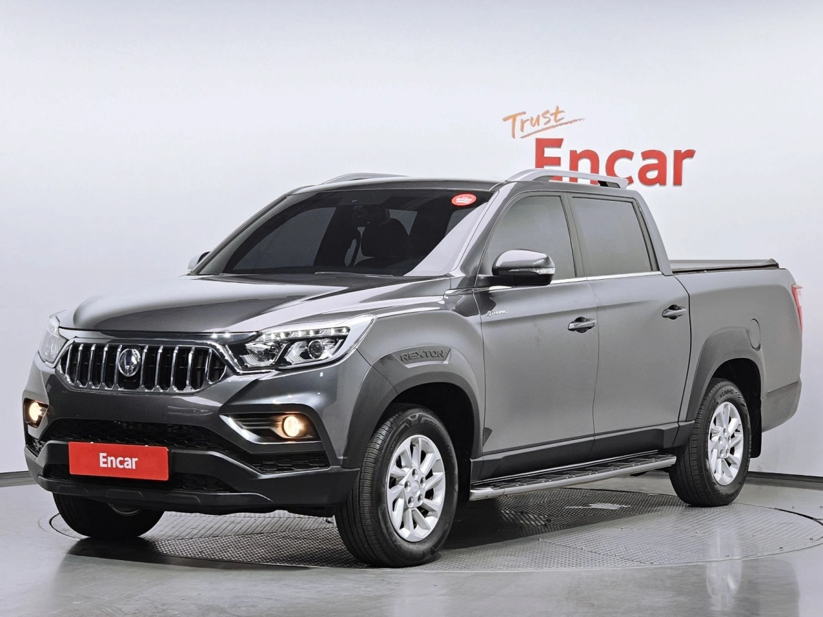 SSANGYONG REXTON SPORTS CAR