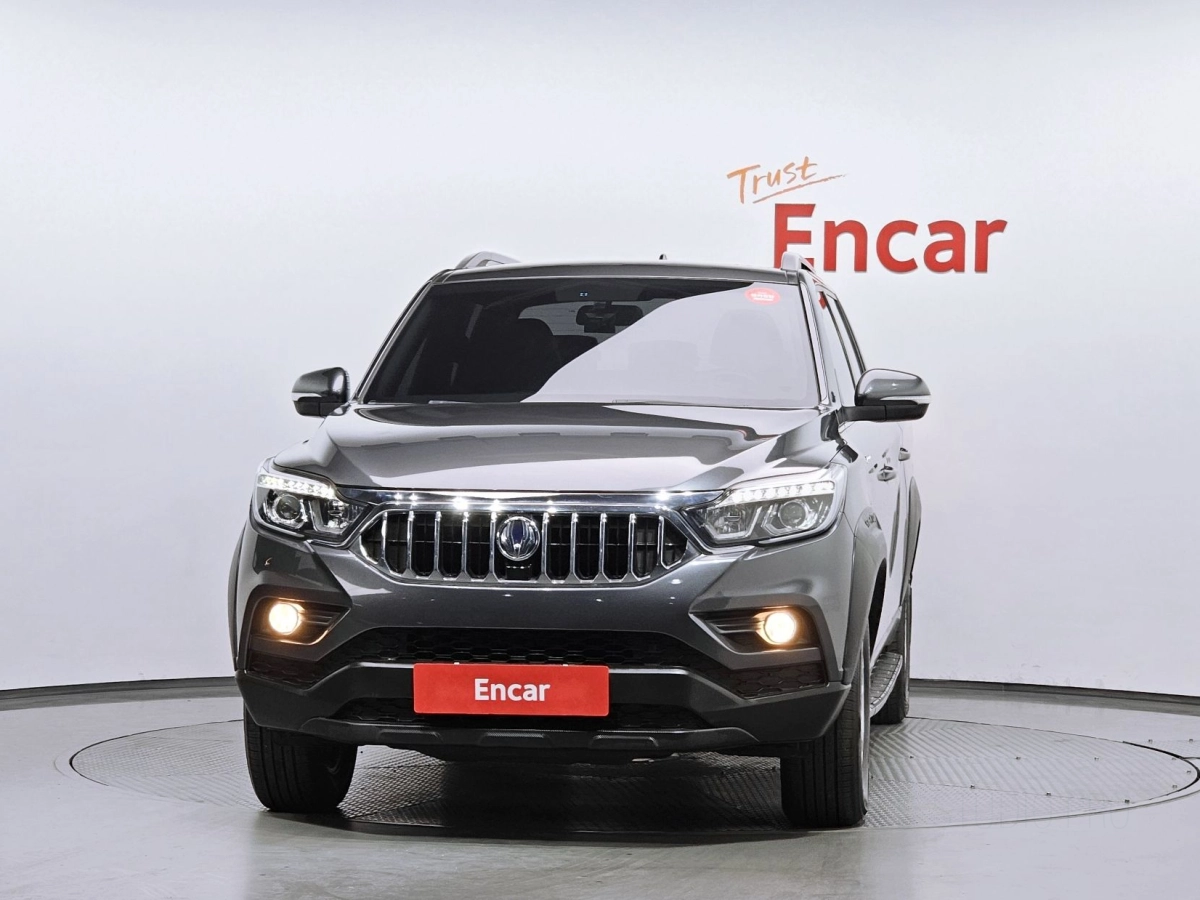 SSANGYONG REXTON SPORTS CAR