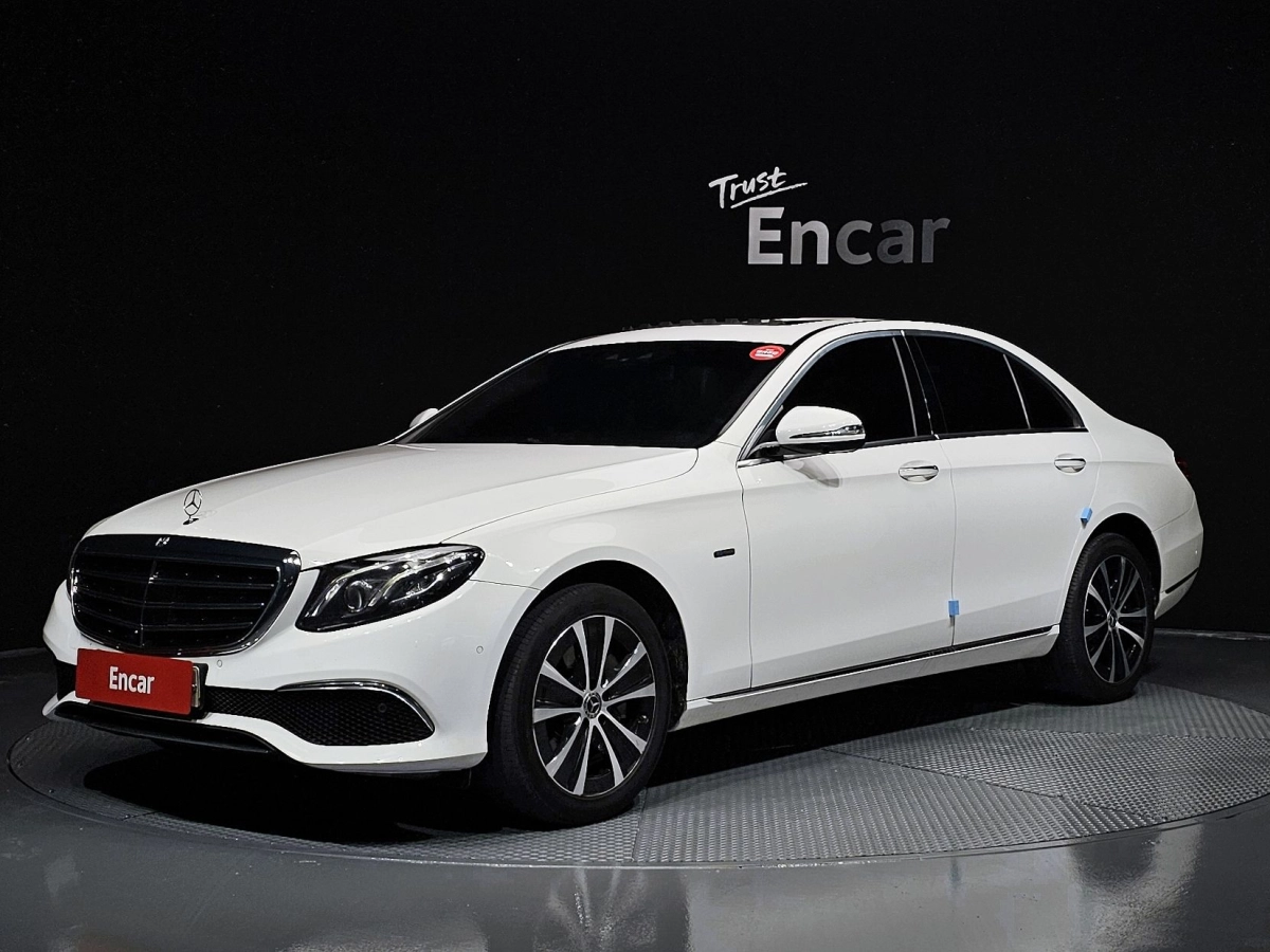 MERCEDES BENZ E-CLASS W213 2020