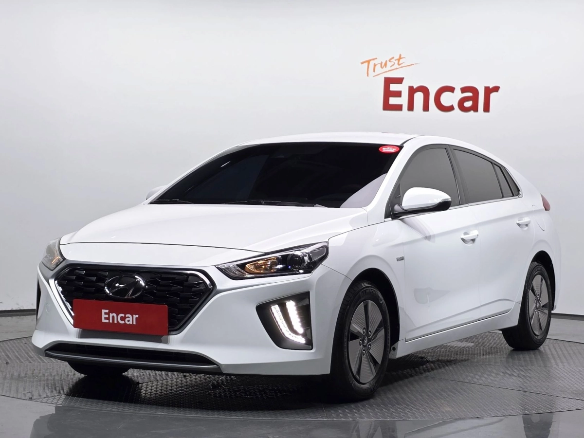 HYUNDAI IONIQ HYBRID