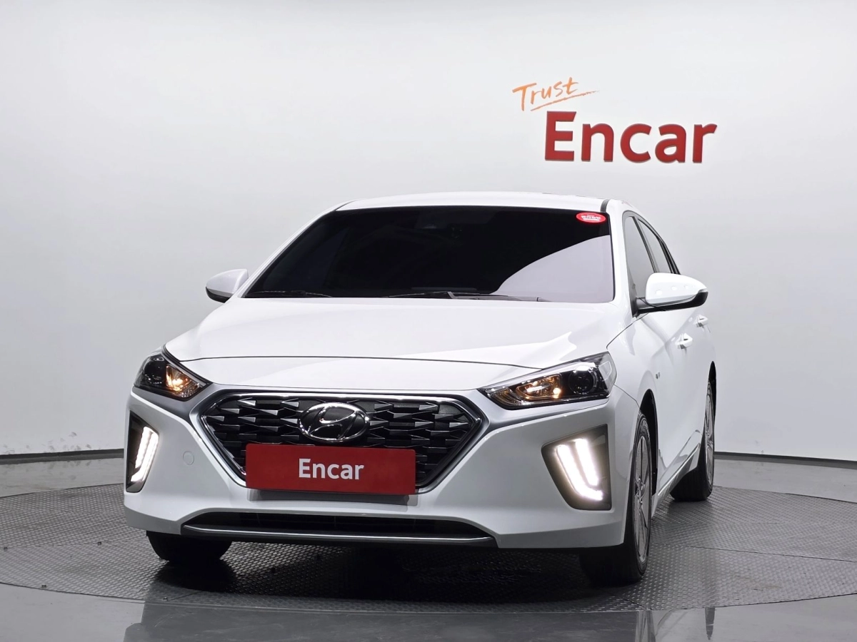 HYUNDAI IONIQ HYBRID