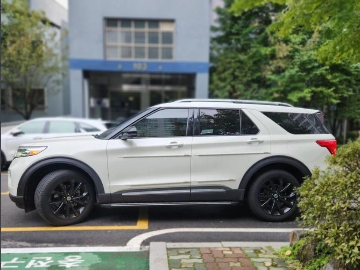 FORD EXPLORER