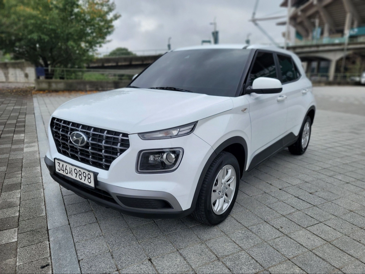 HYUNDAI VENUE