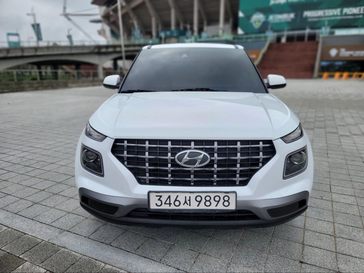 HYUNDAI VENUE