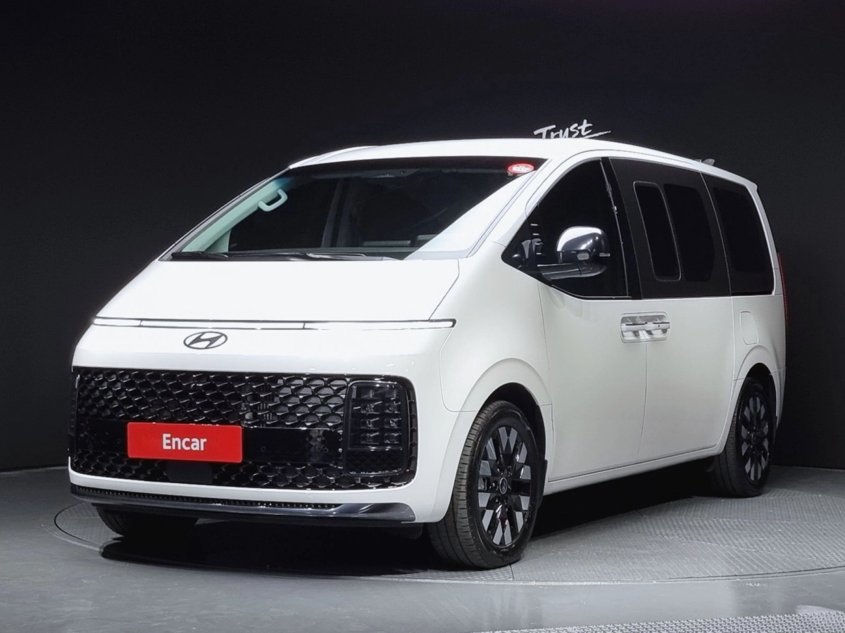 HYUNDAI STARIA 2024