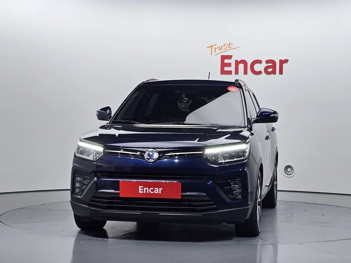 SSANGYONG TIVOLI VERY NEW