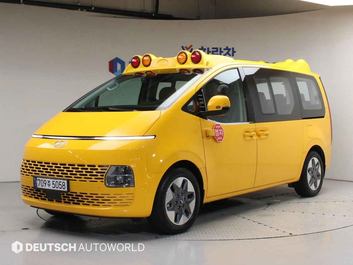 HYUNDAI STARIA 2024