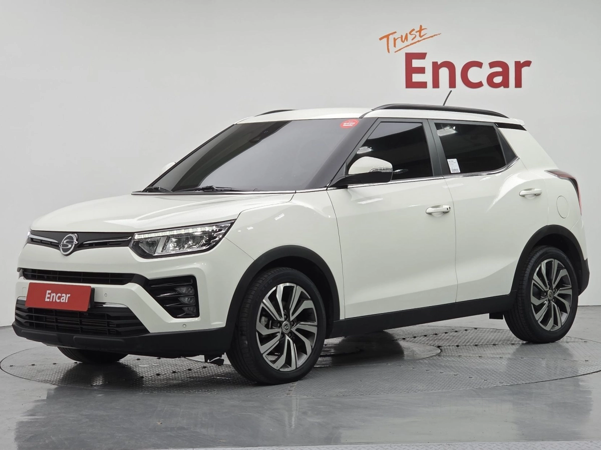 SSANGYONG TIVOLI VERY NEW