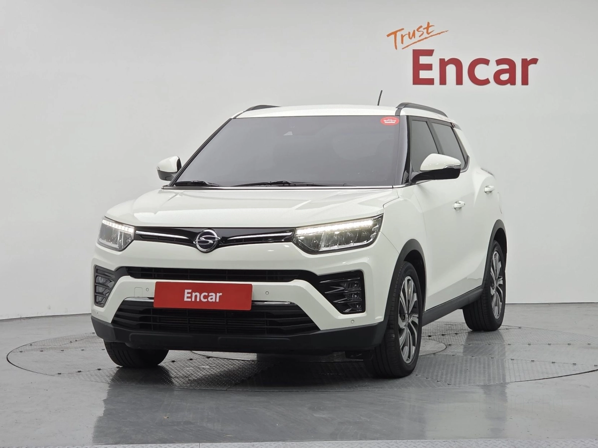 SSANGYONG TIVOLI VERY NEW