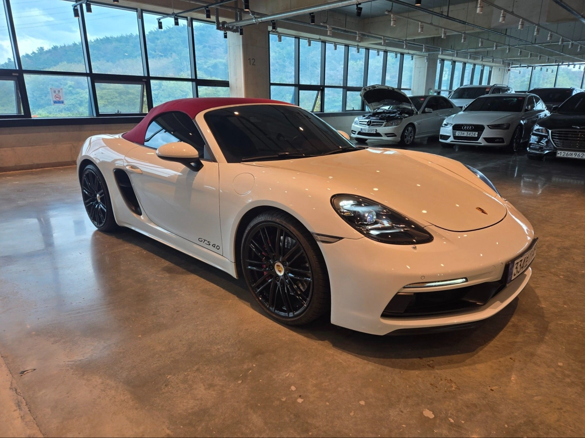 PORSCHE 718 BOXSTER
