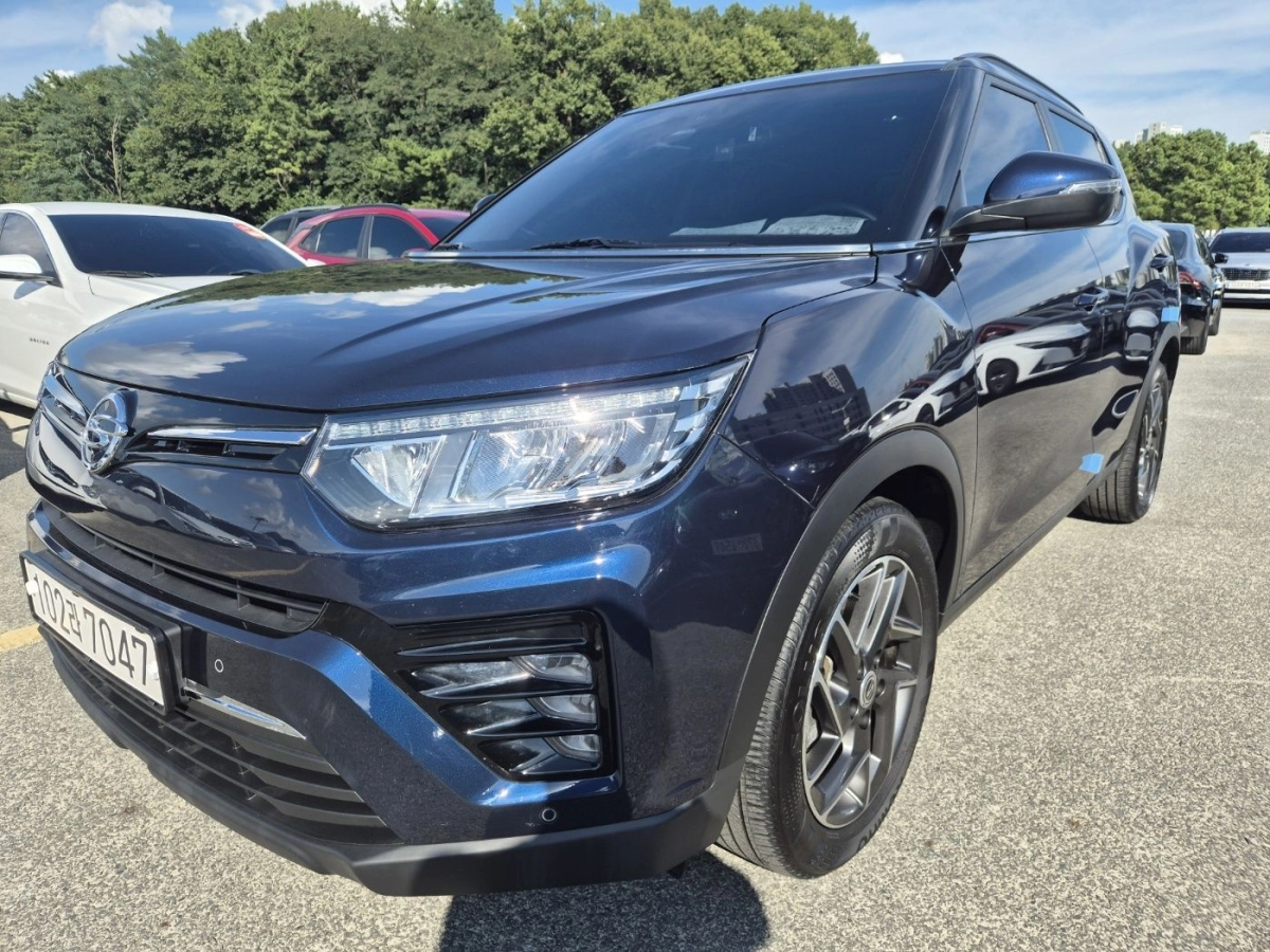 SSANGYONG TIVOLI VERY NEW