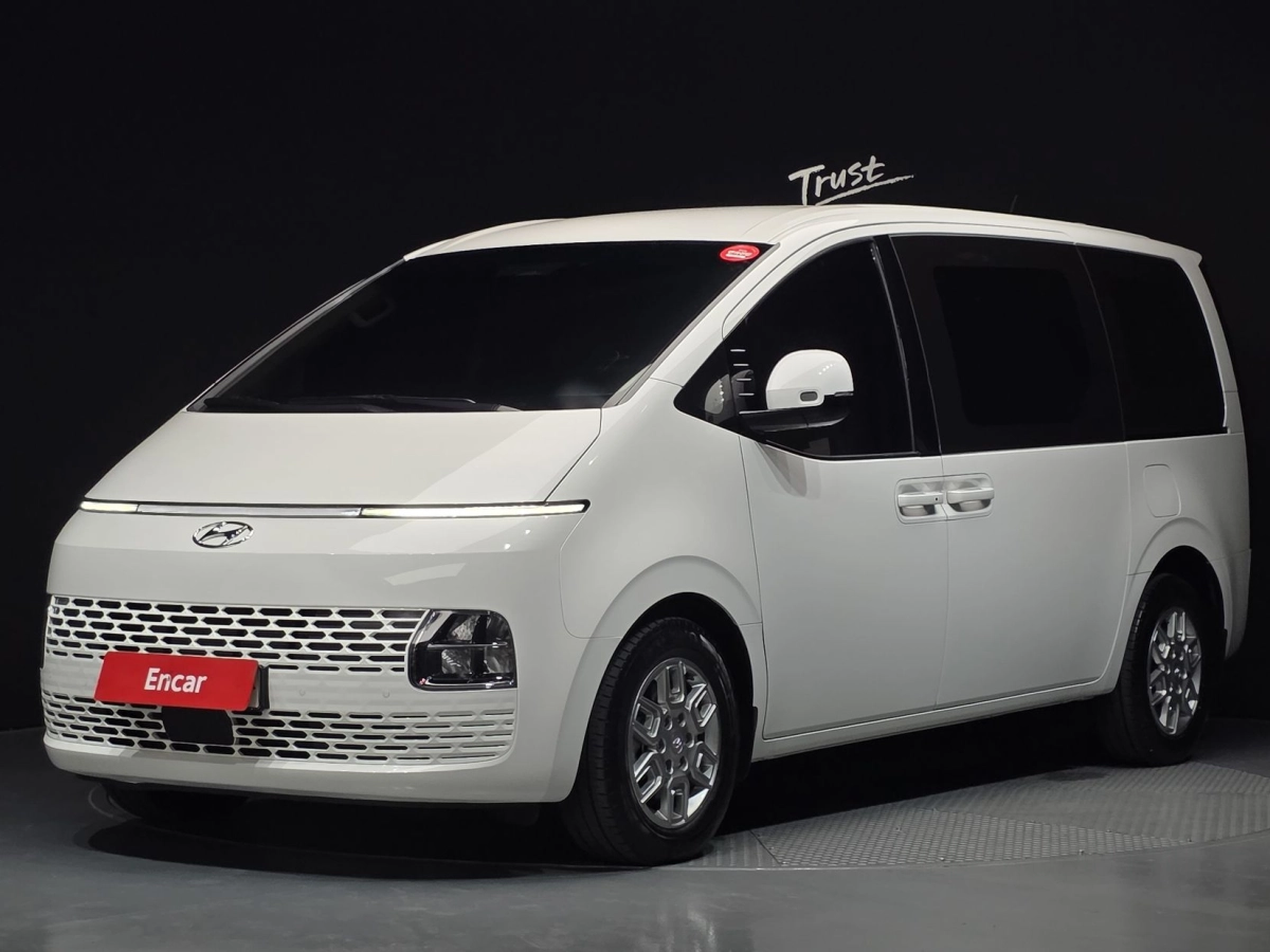 HYUNDAI STARIA 2023