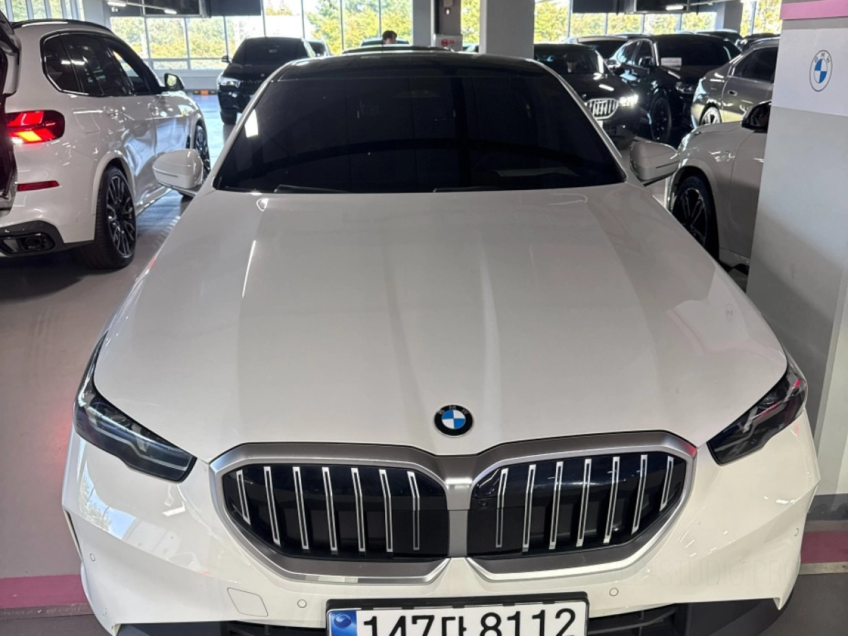 BMW 5-SERIES G60 2023