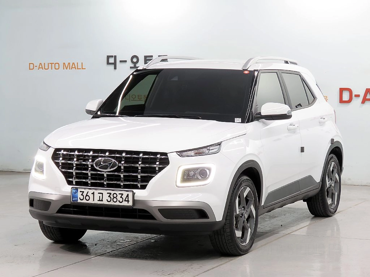 HYUNDAI VENUE