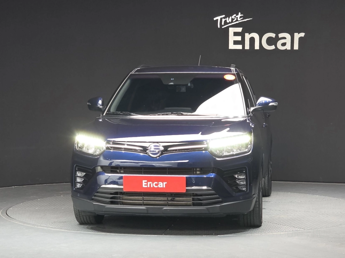 SSANGYONG TIVOLI VERY NEW