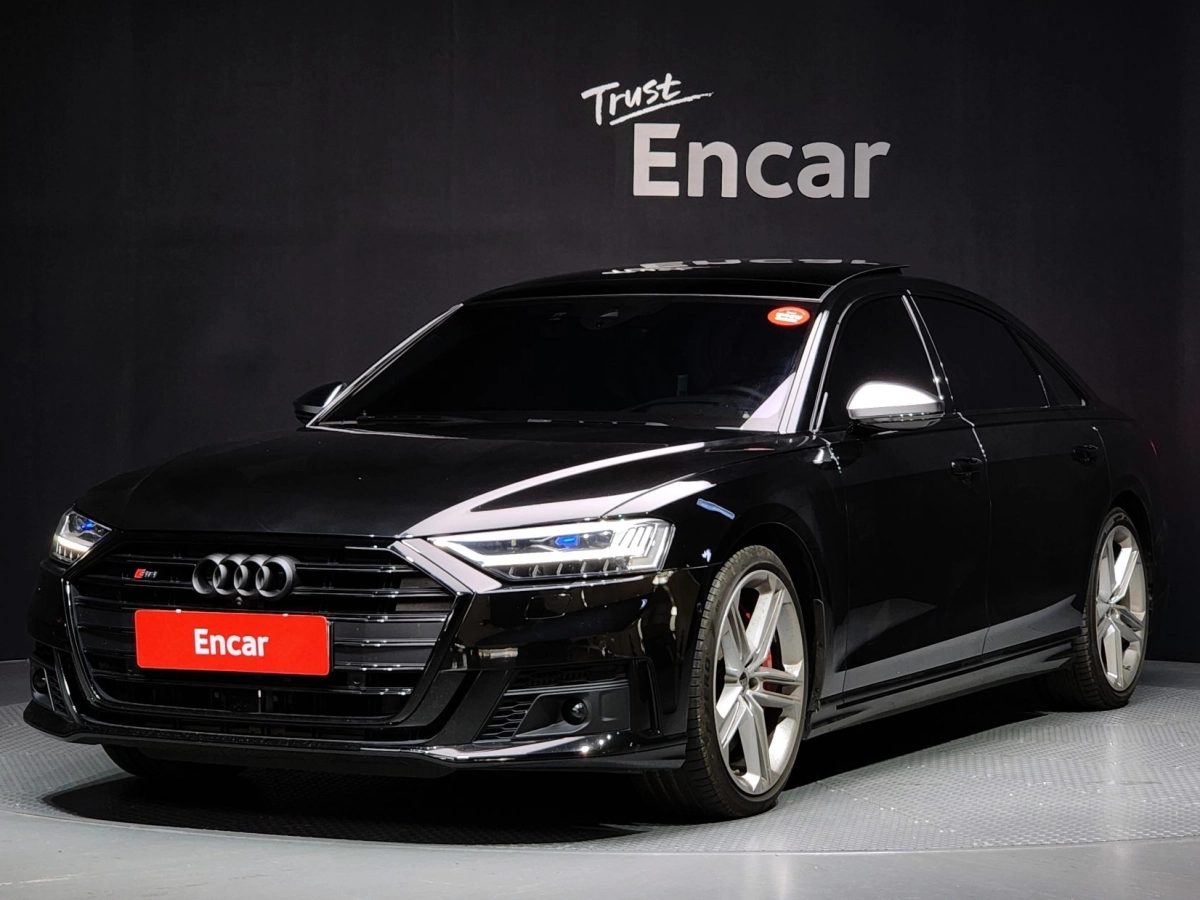 AUDI S8 D5  2021