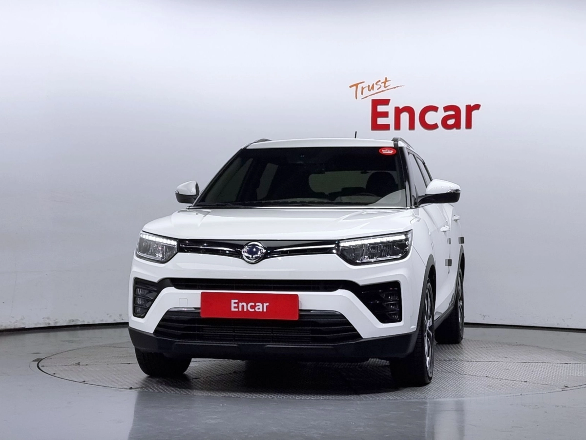 SSANGYONG TIVOLI VERY NEW