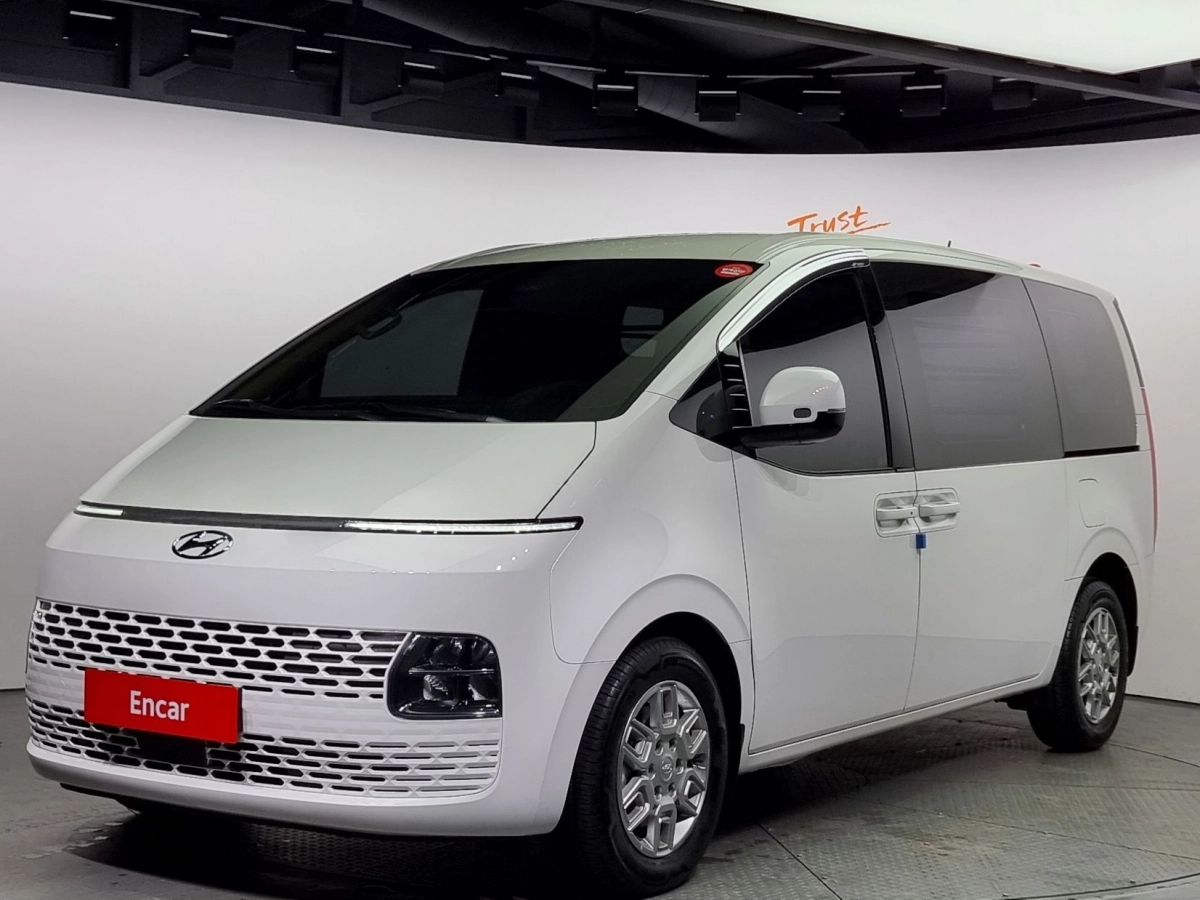 HYUNDAI STARIA 2024
