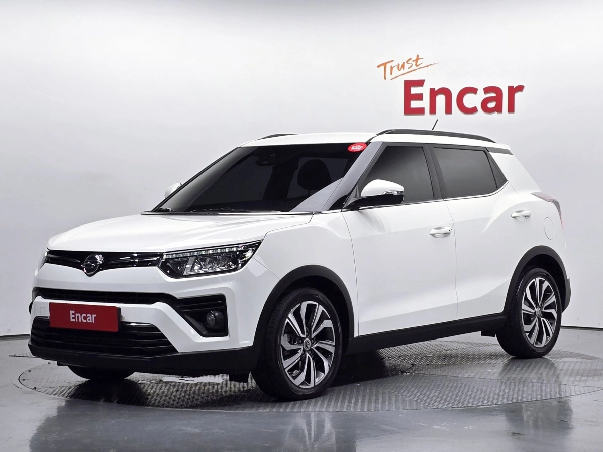SSANGYONG TIVOLI VERY NEW