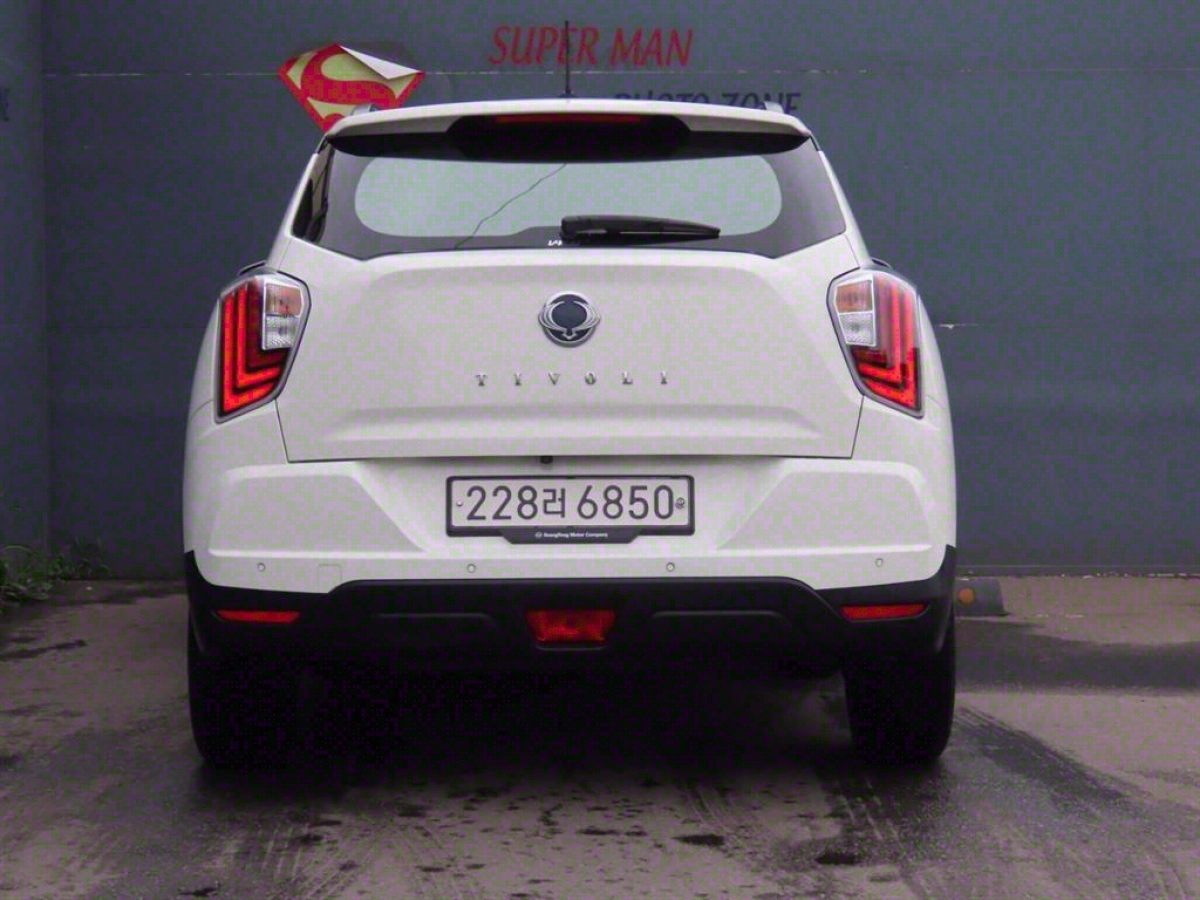 SSANGYONG TIVOLI VERY NEW