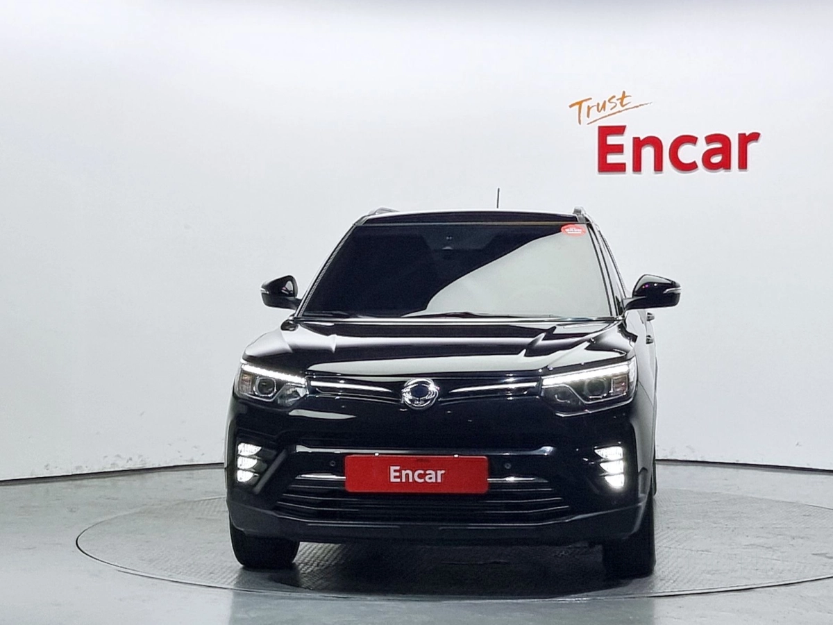 SSANGYONG TIVOLI VERY NEW