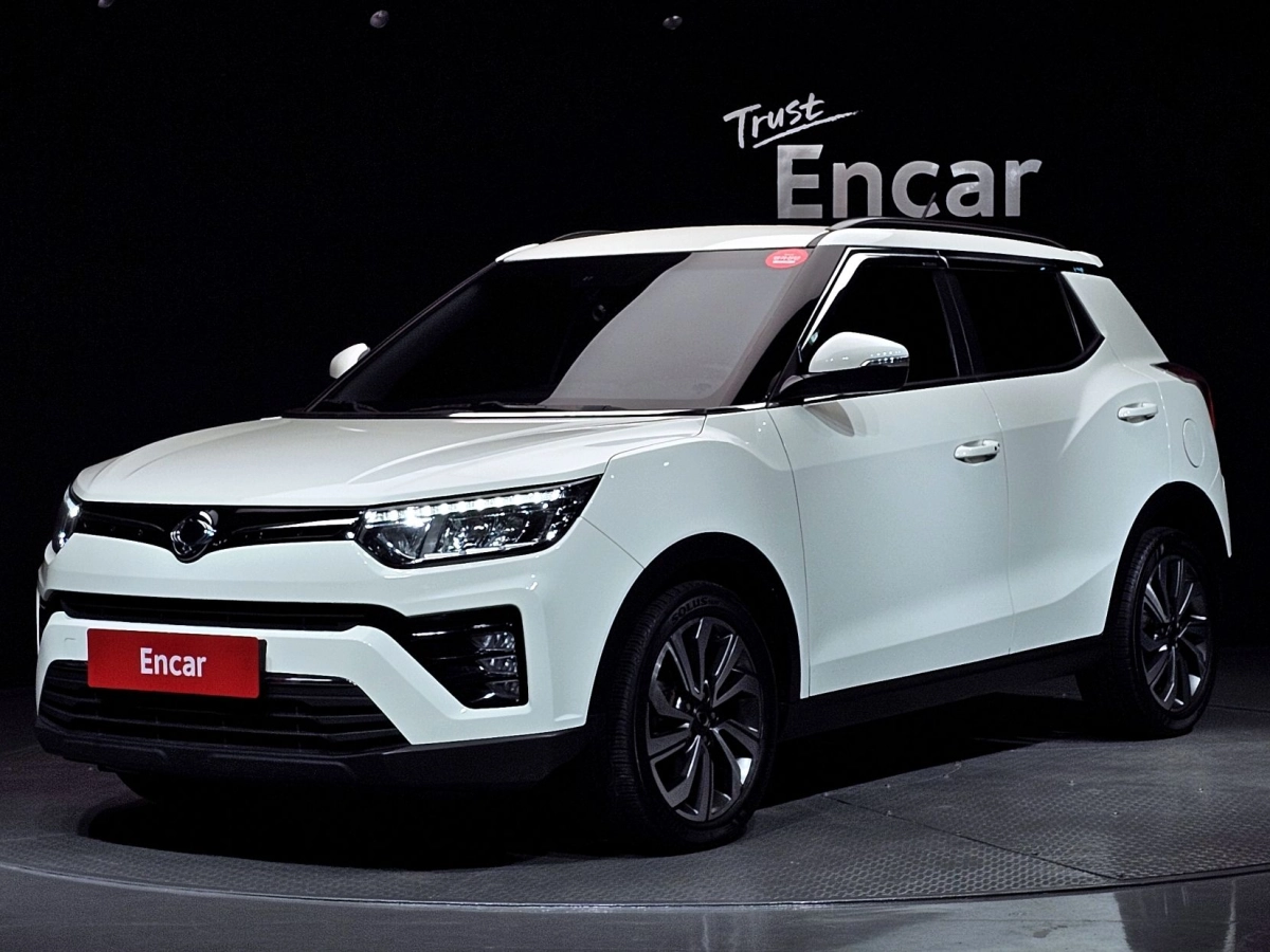 SSANGYONG TIVOLI VERY NEW
