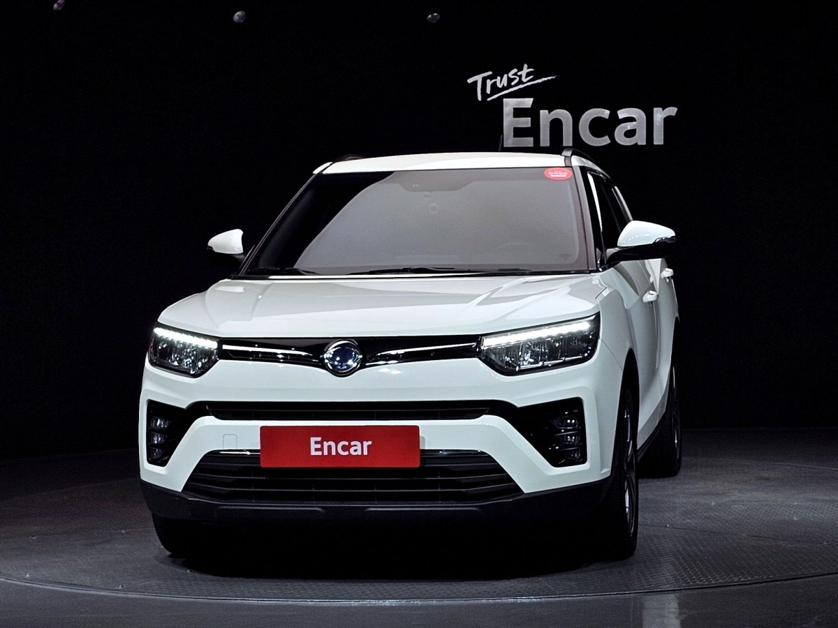 SSANGYONG TIVOLI VERY NEW