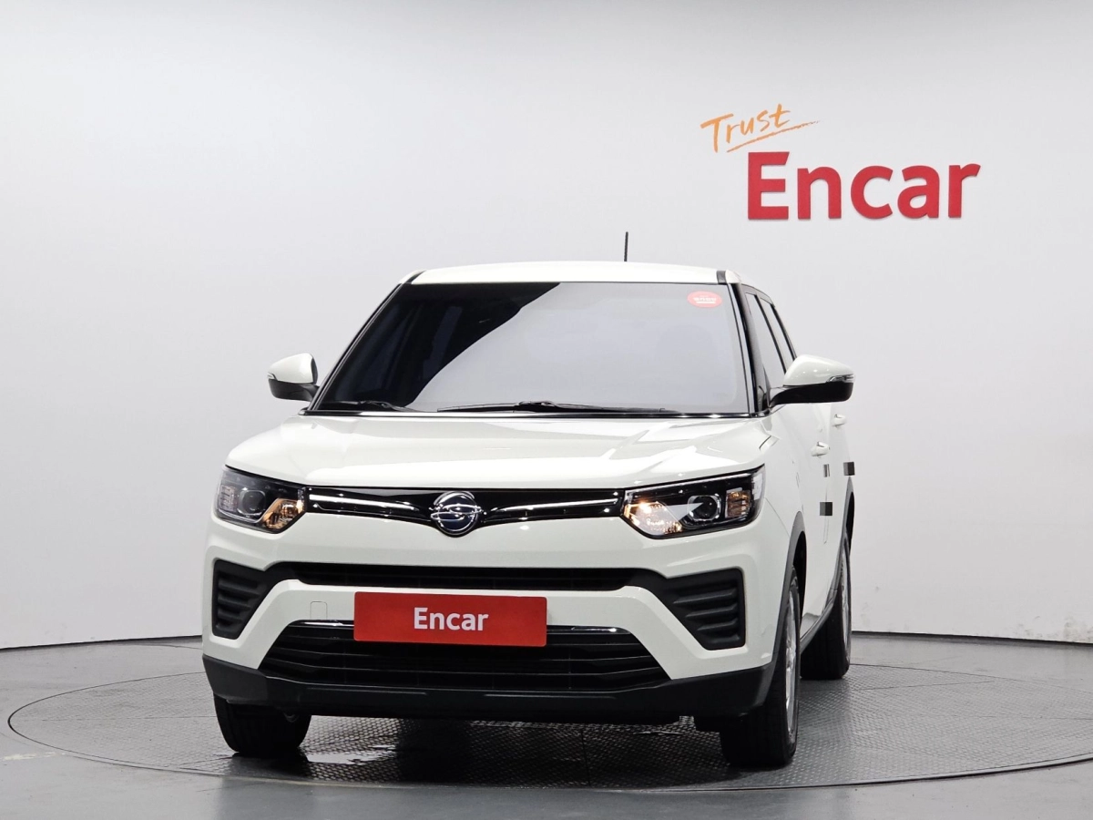 SSANGYONG TIVOLI VERY NEW