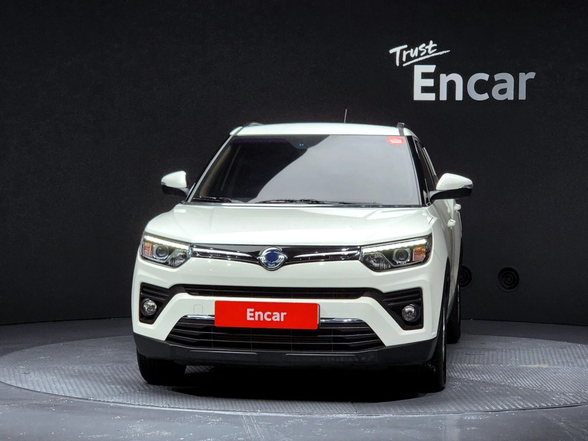 SSANGYONG TIVOLI VERY NEW