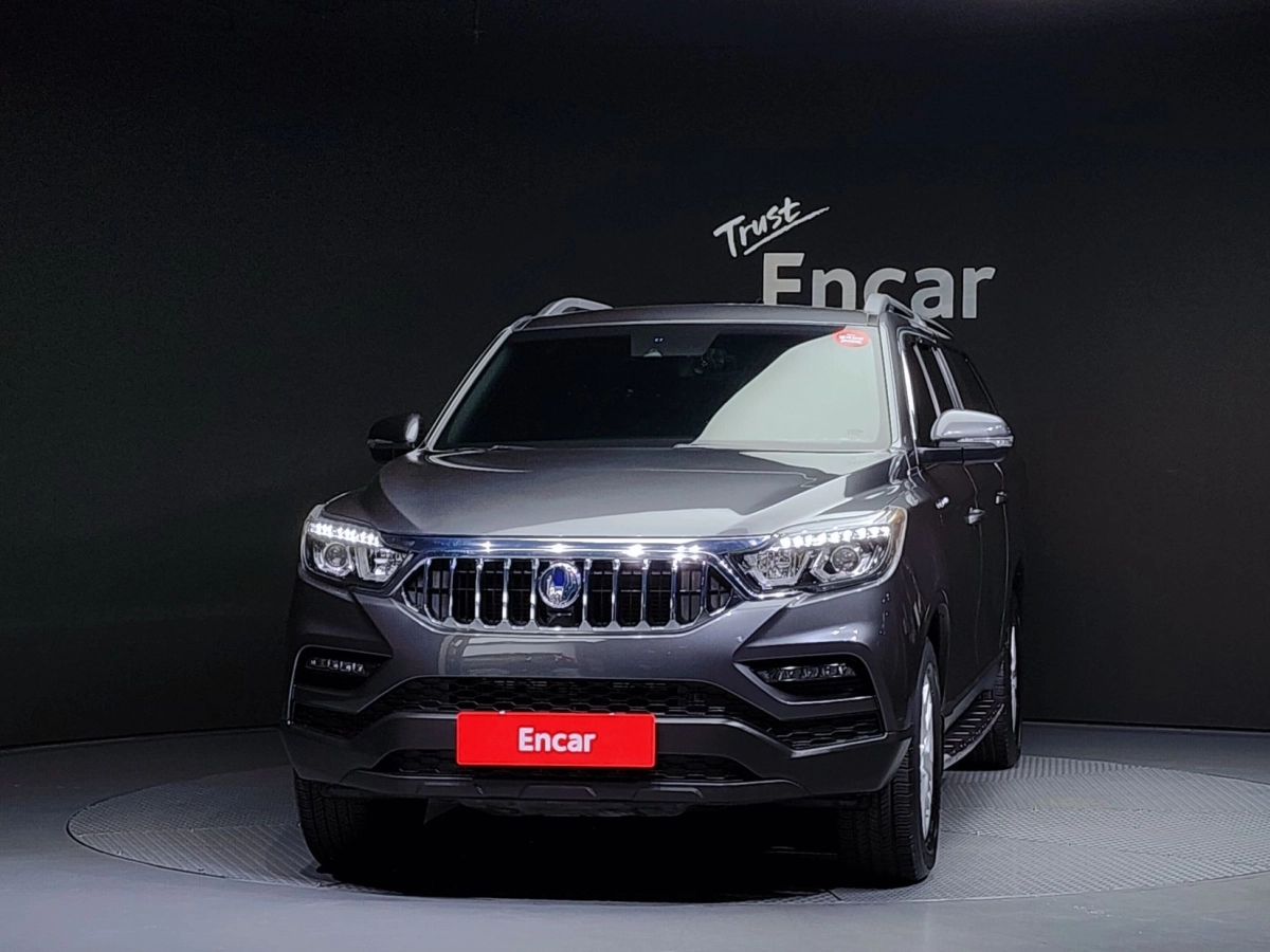 SSANGYONG REXTON SPORTS CAR