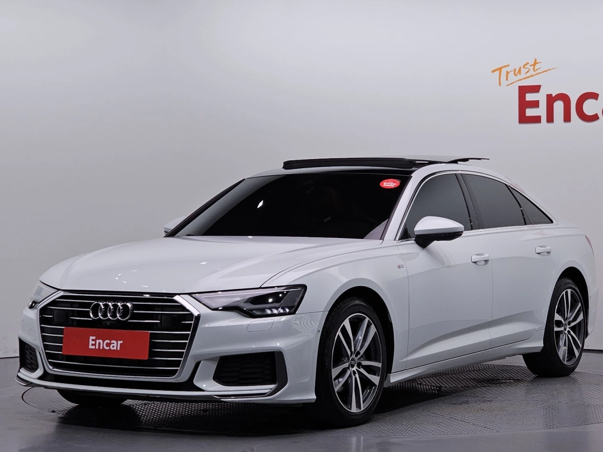 AUDI A6 C8