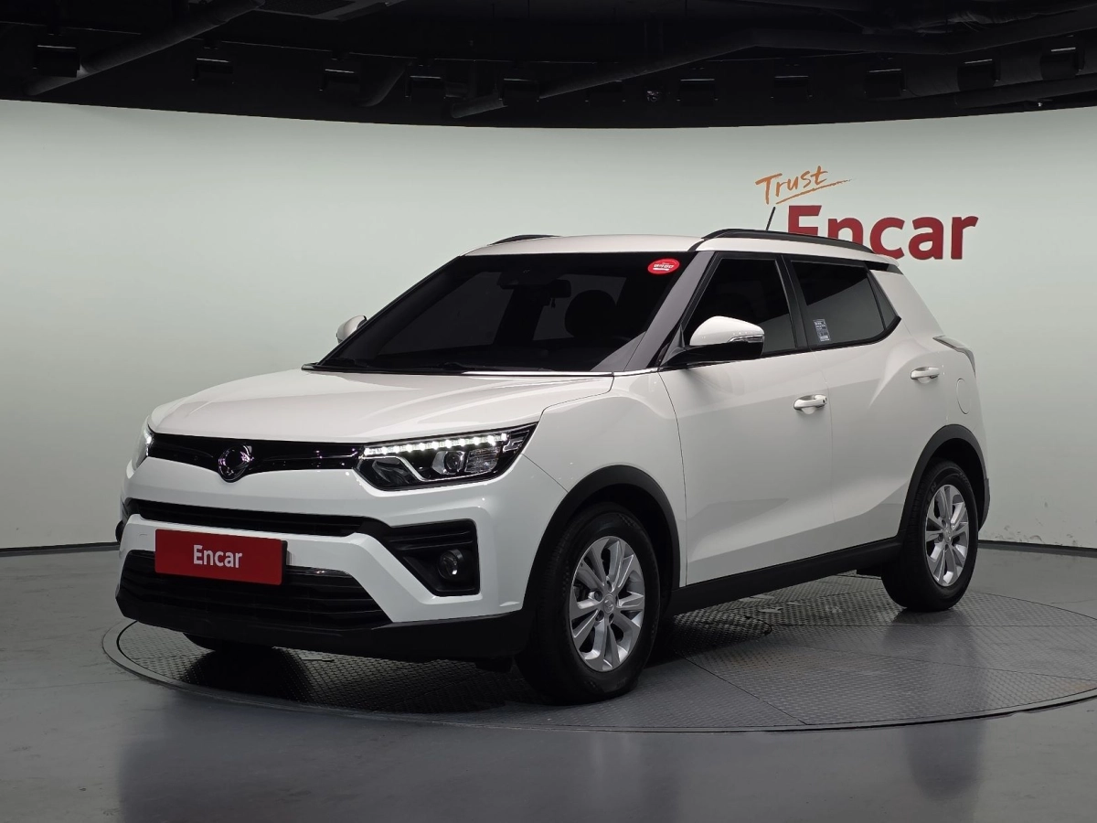 SSANGYONG TIVOLI VERY NEW