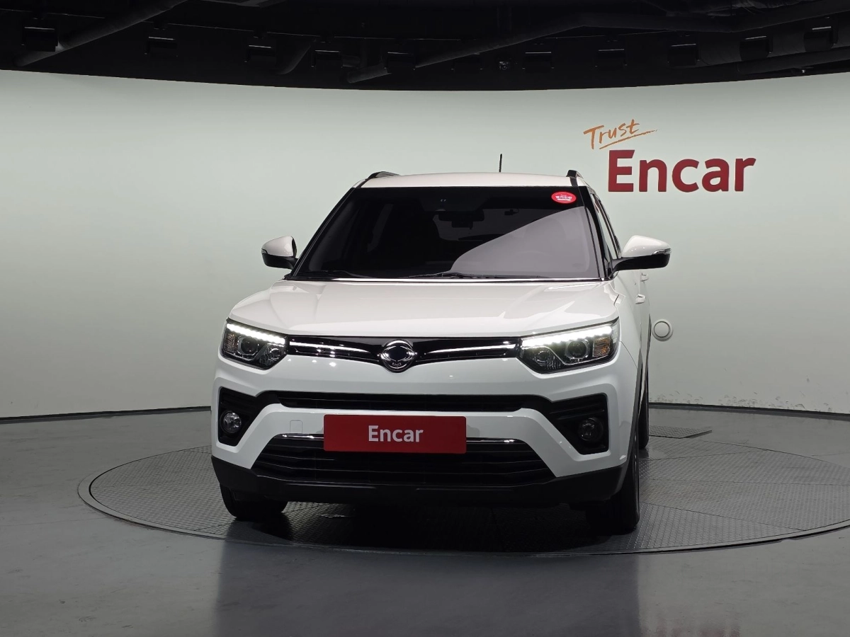 SSANGYONG TIVOLI VERY NEW