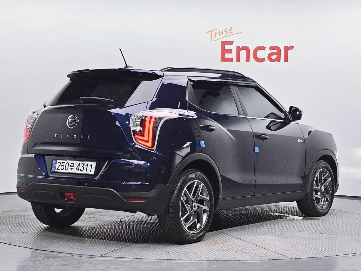 SSANGYONG TIVOLI VERY NEW