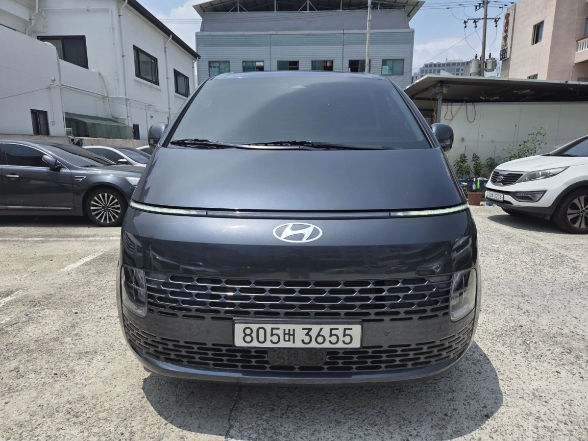 HYUNDAI STARIA 2024