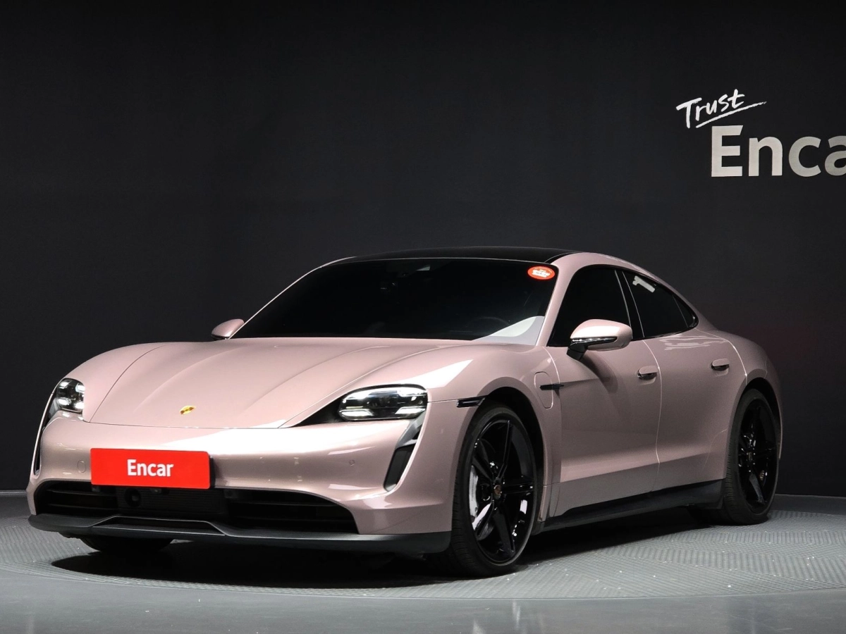 PORSCHE TAYCAN
