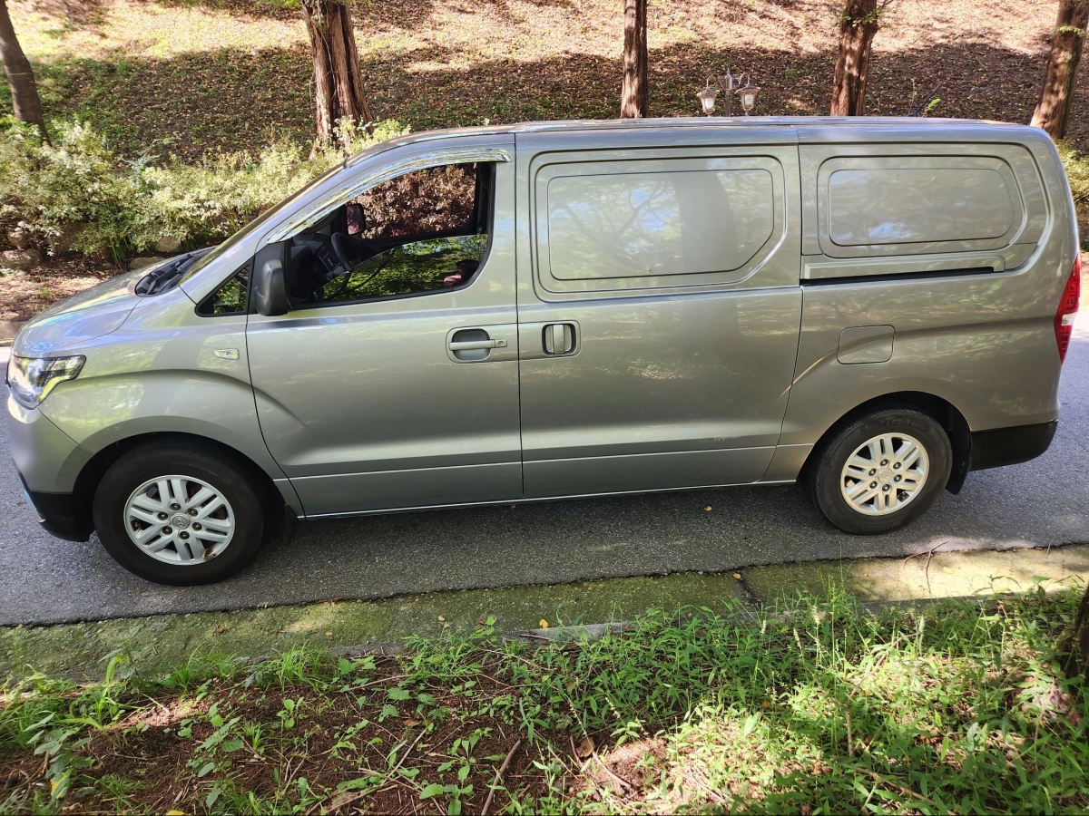 HYUNDAI STAREX GRAND