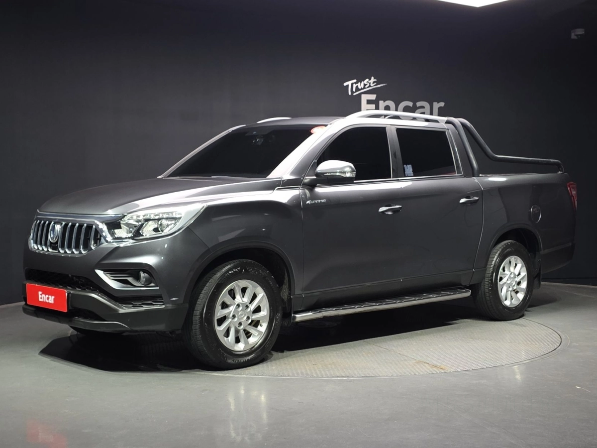 SSANGYONG REXTON SPORTS CAR
