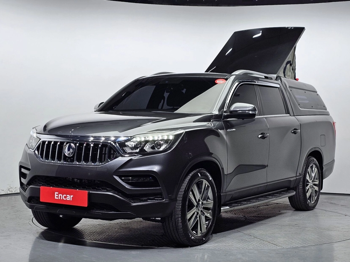 SSANGYONG REXTON SPORTS CAR