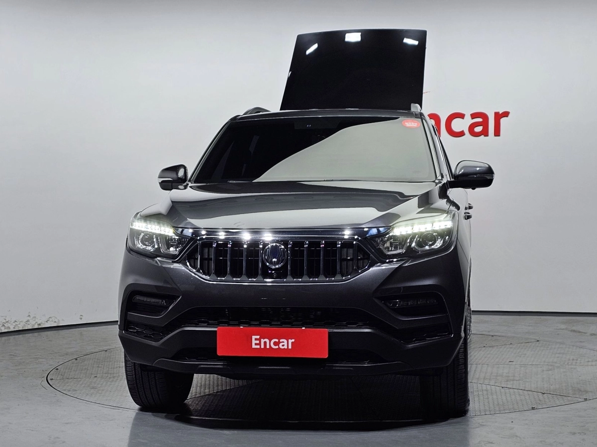 SSANGYONG REXTON SPORTS CAR