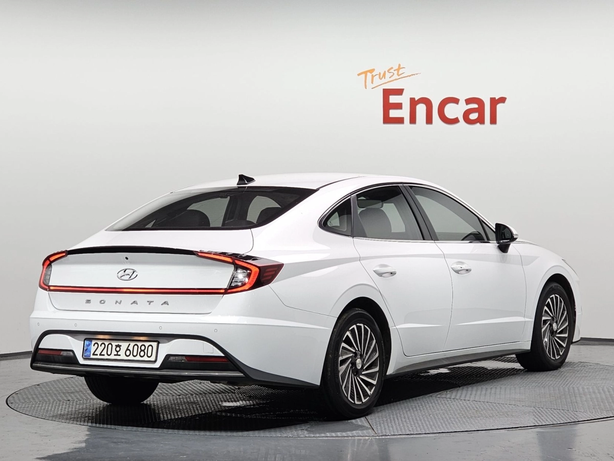 HYUNDAI SONATA HYBRID DN8