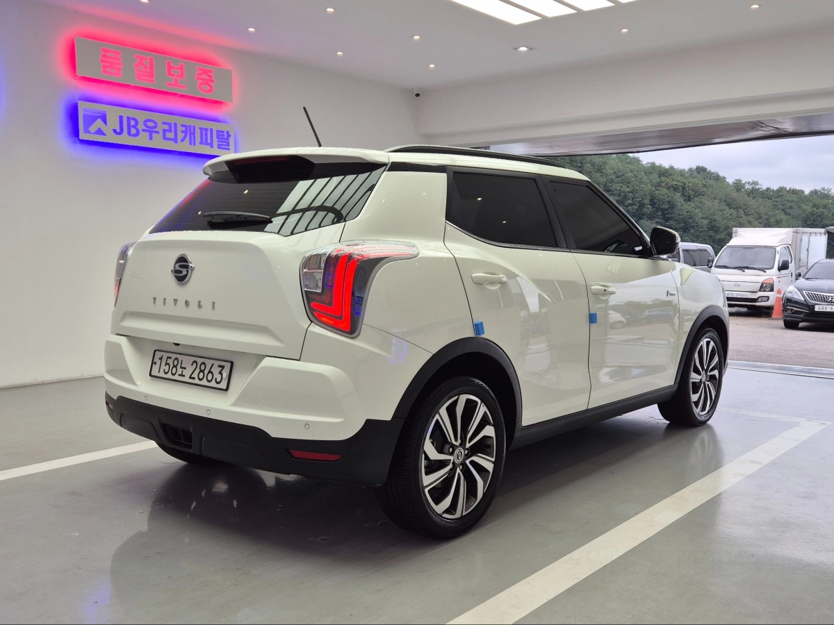 SSANGYONG TIVOLI VERY NEW