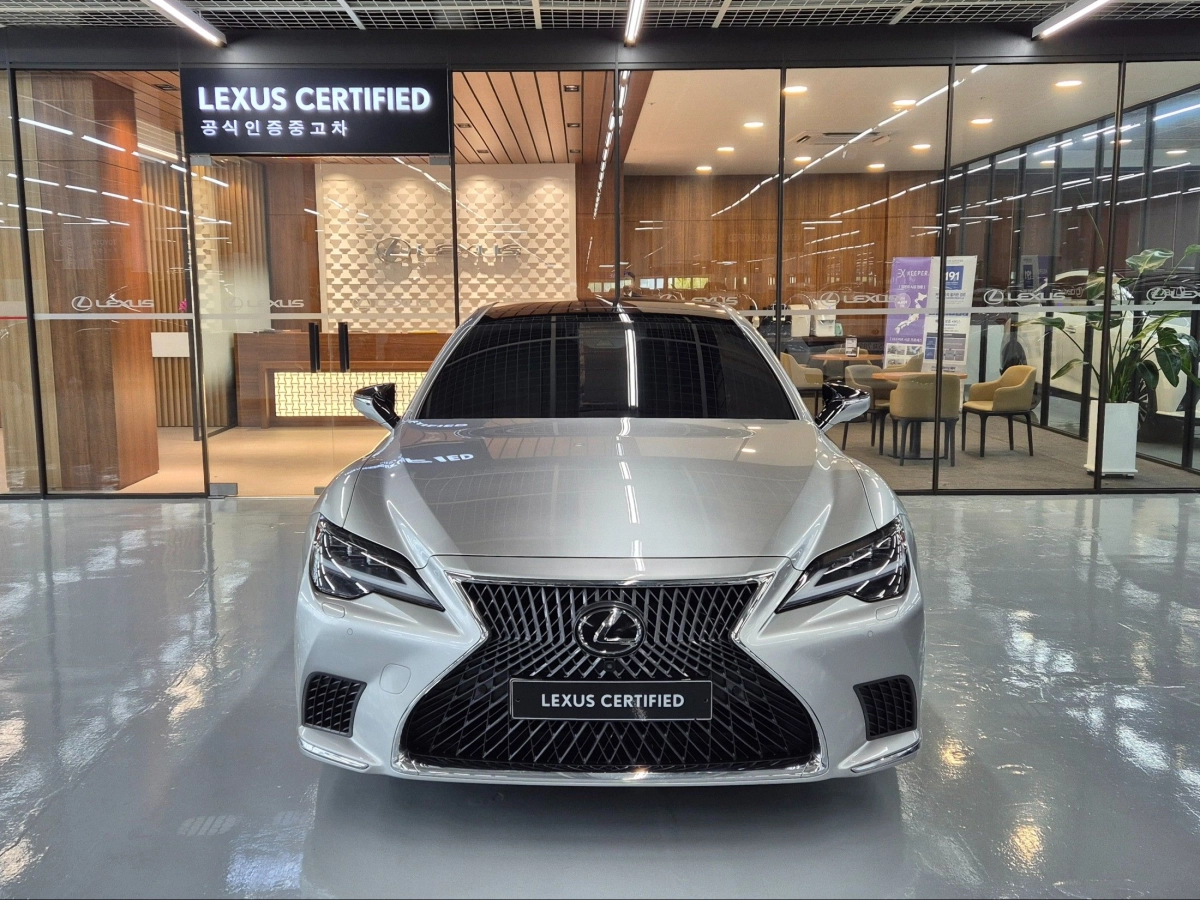 LEXUS LS500