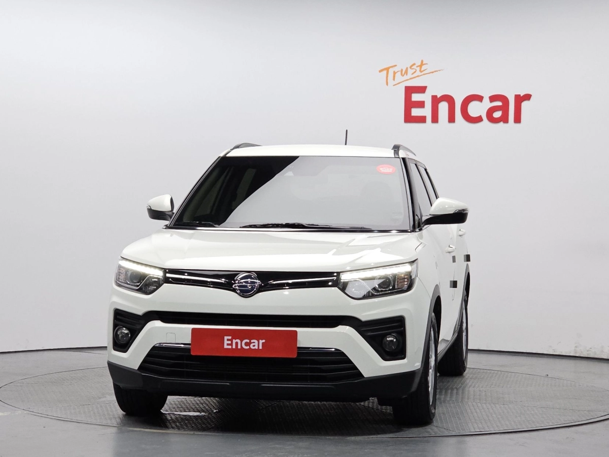 SSANGYONG TIVOLI VERY NEW