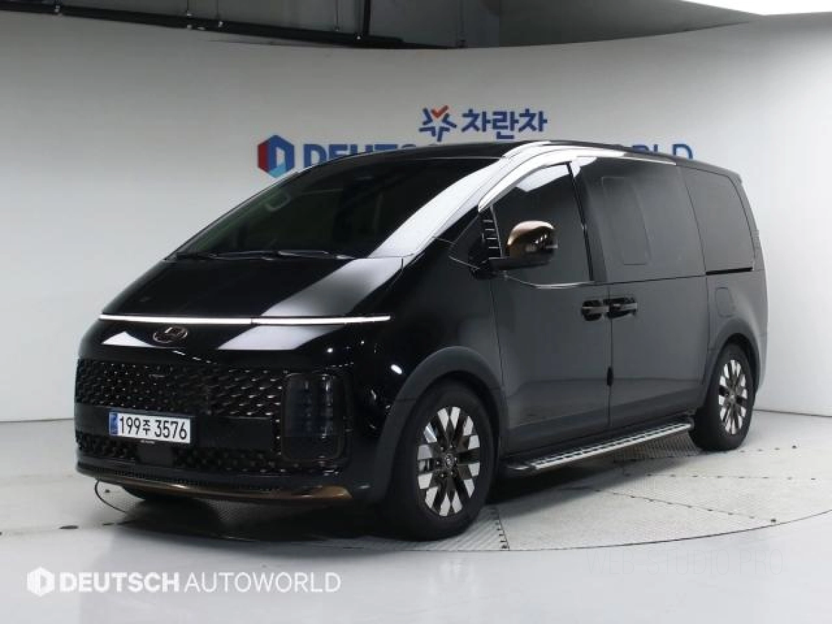 HYUNDAI STARIA 2024