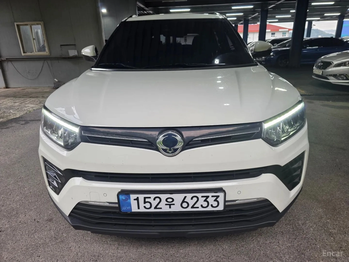SSANGYONG TIVOLI VERY NEW