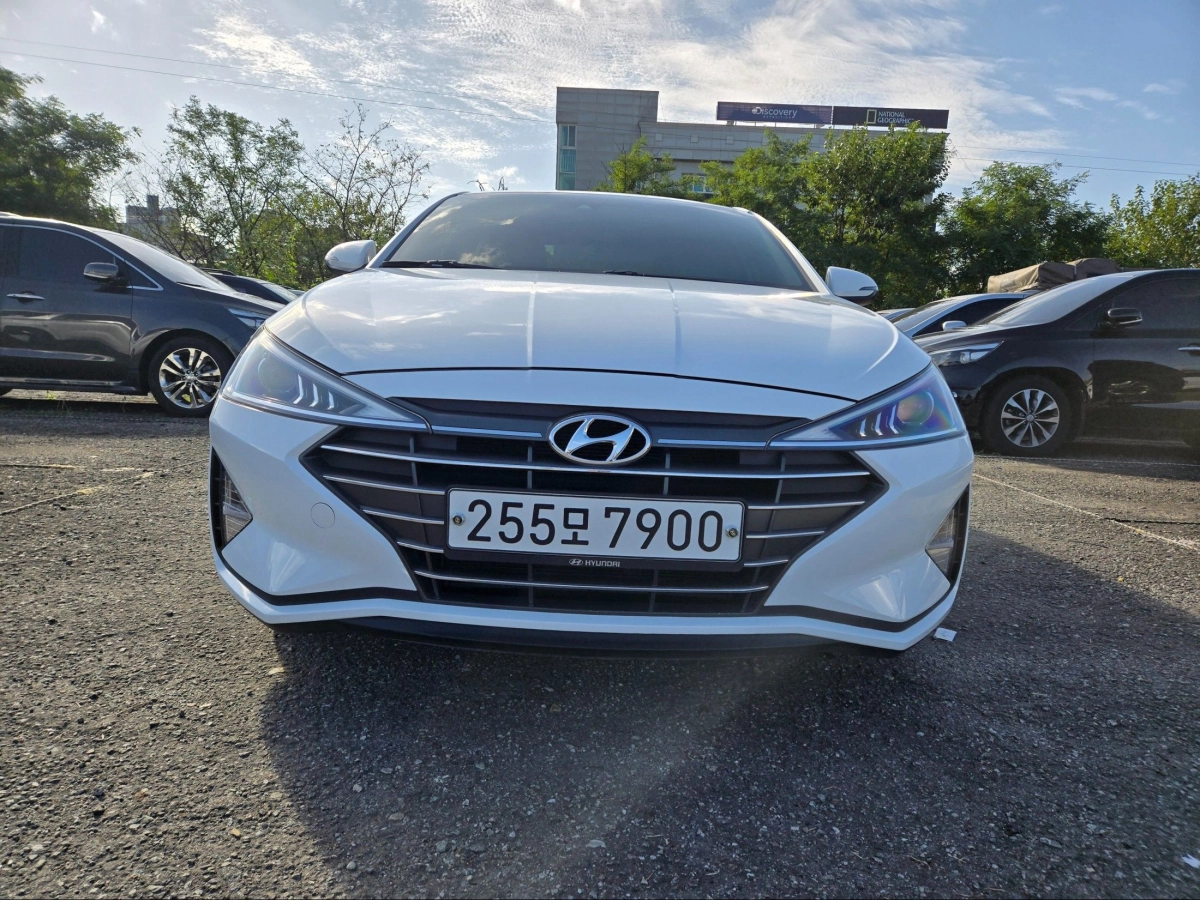 HYUNDAI AVANTE AD