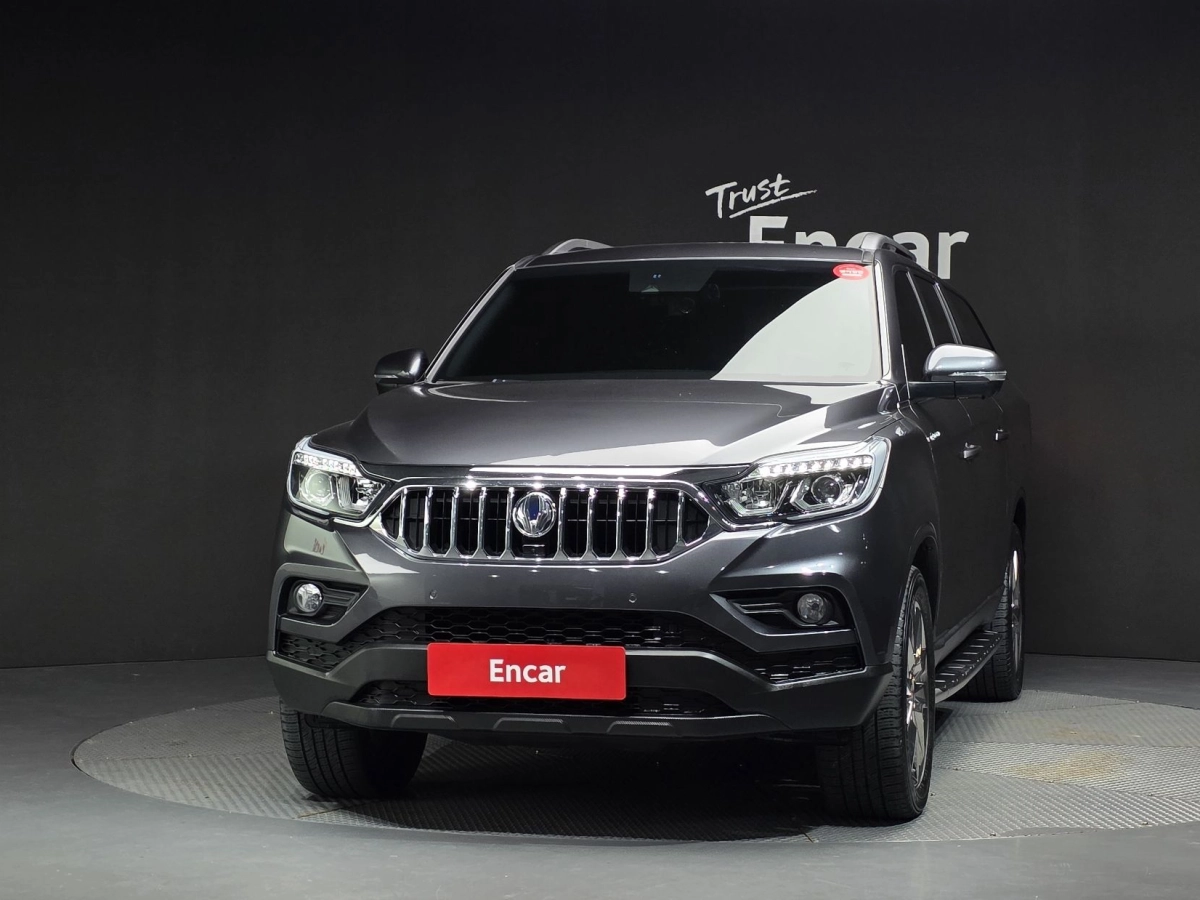 SSANGYONG REXTON SPORTS CAR