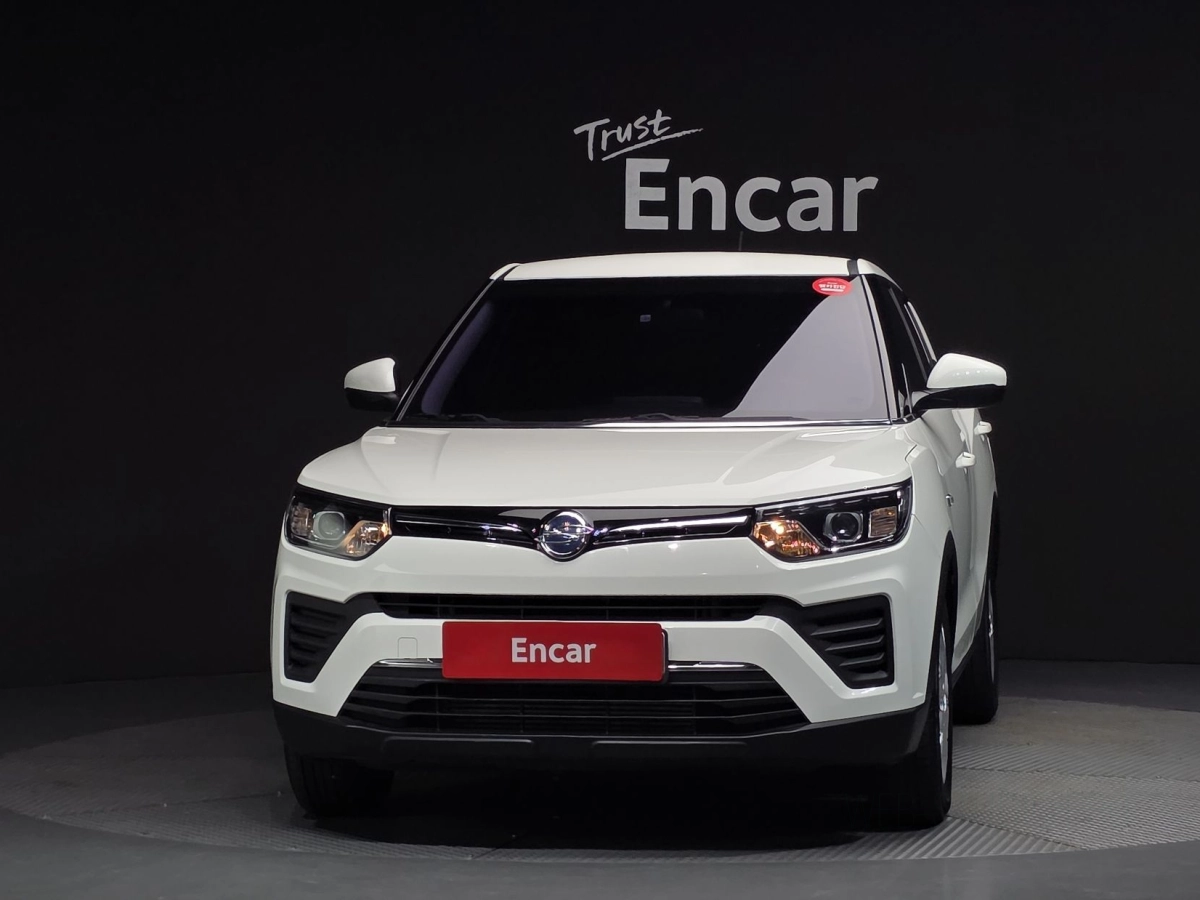 SSANGYONG TIVOLI VERY NEW